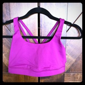 Lululemon bra with removable pads. Size 6. NWOT.